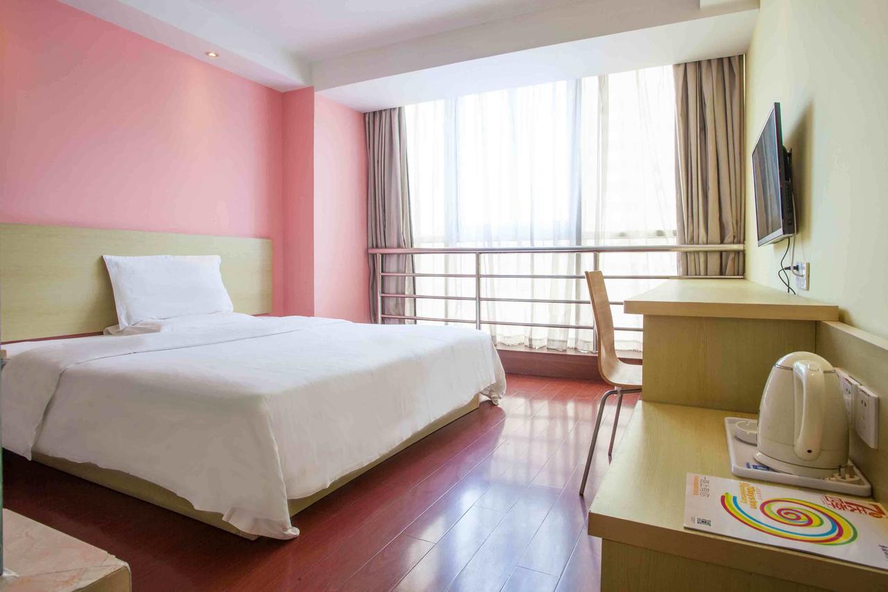 7Days Inn Yunfu Luoding Central Εξωτερικό φωτογραφία