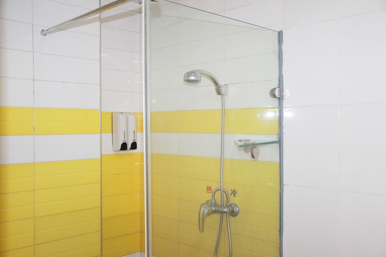 7Days Inn Yunfu Luoding Central Εξωτερικό φωτογραφία