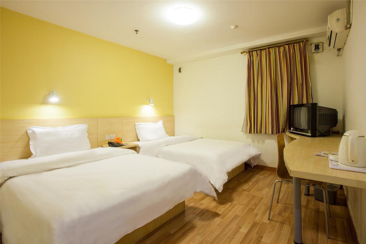 7Days Inn Yunfu Luoding Central Εξωτερικό φωτογραφία