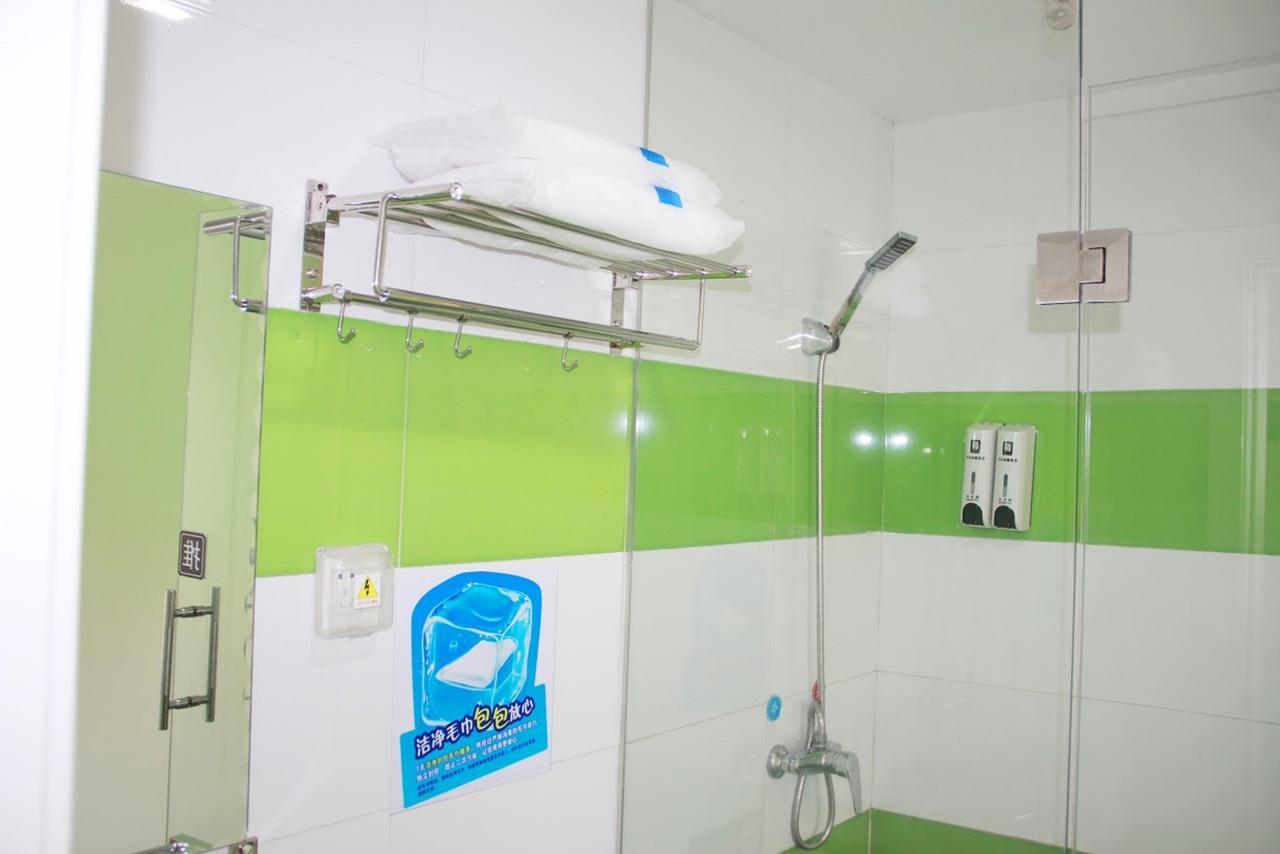 7Days Inn Yunfu Luoding Central Εξωτερικό φωτογραφία